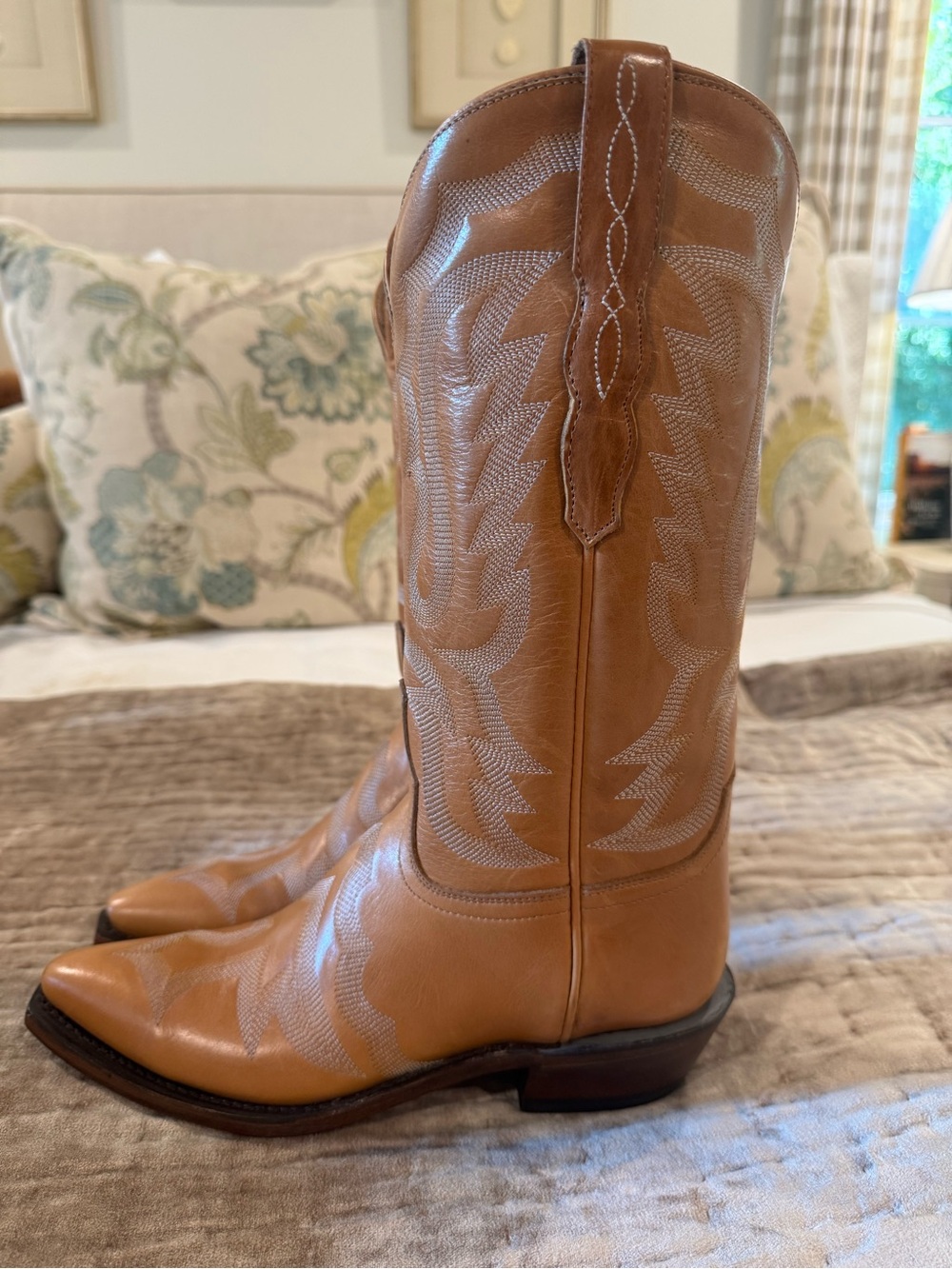Lucchese Women's Tan Leather Western Cowboy Boots - Picture 2 of 8